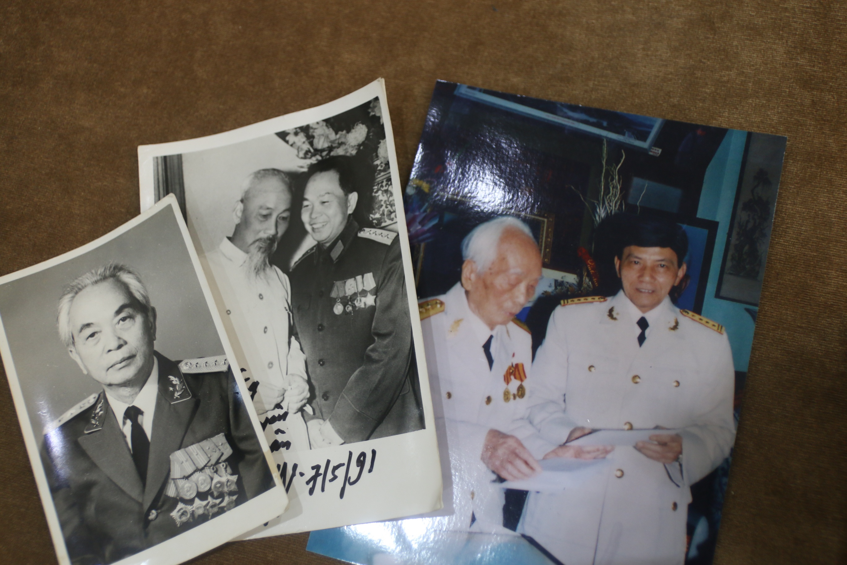 Dai tuong Vo Nguyen Giap voi viec doc sach va xay dung xa hoi hoc tap hinh anh