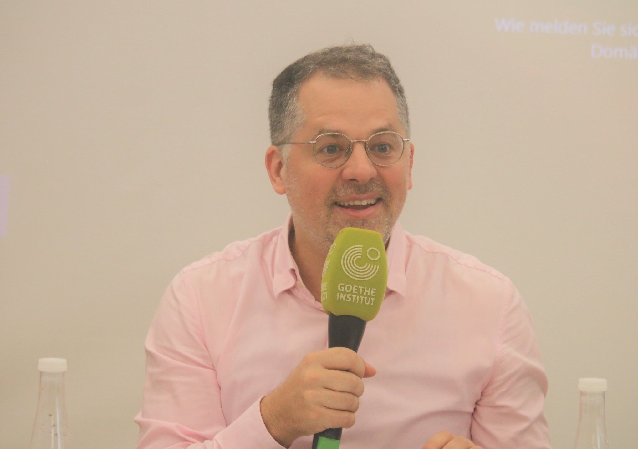 van hoc chau au anh 1