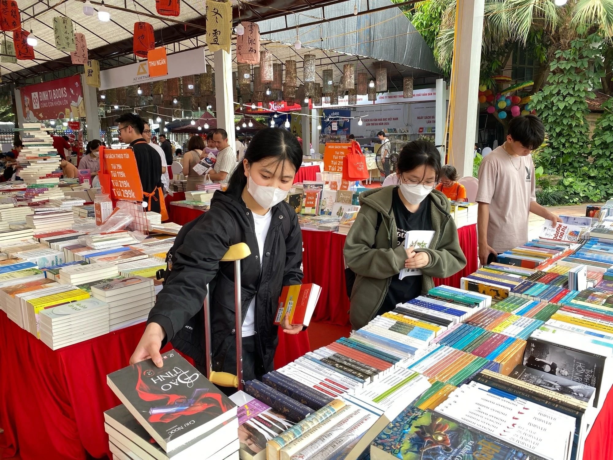 nguoi viet doc sach anh 1