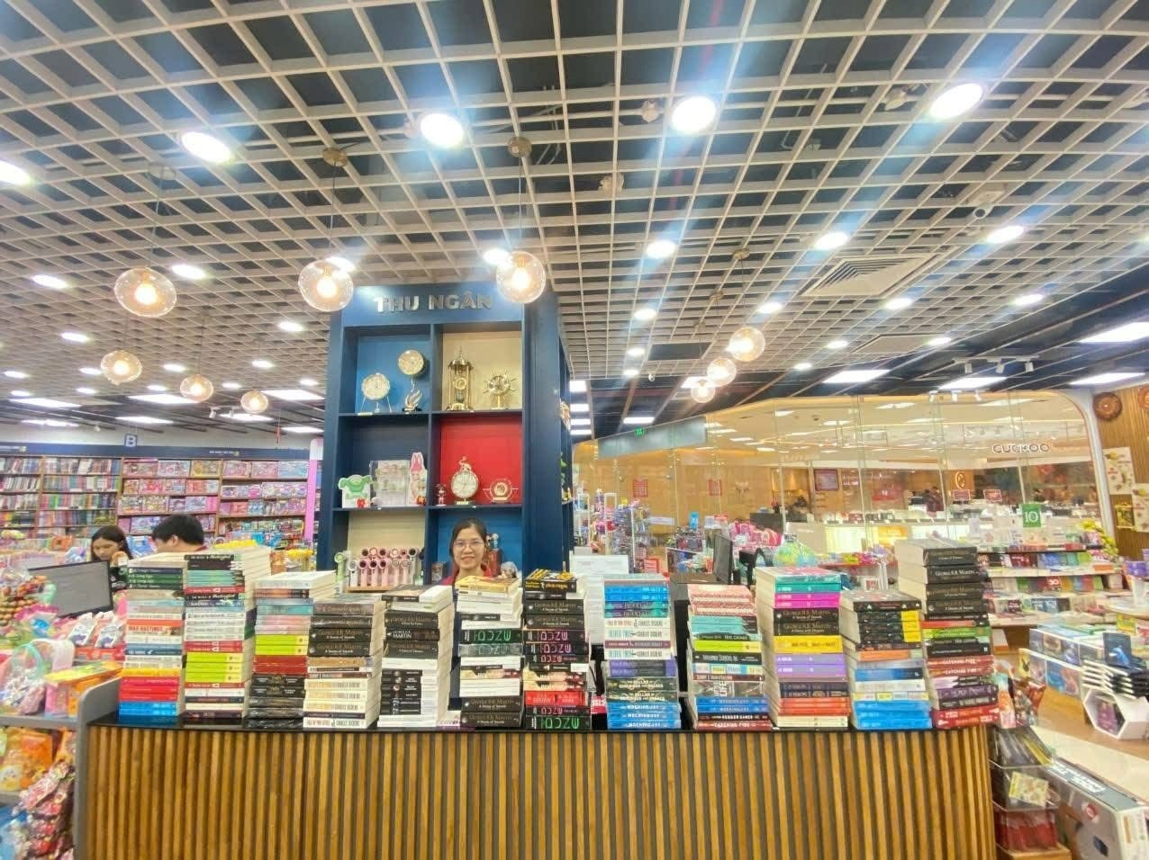 sach ngoai van,  fahasa,  mua sach,  tang hoc sinh anh 1