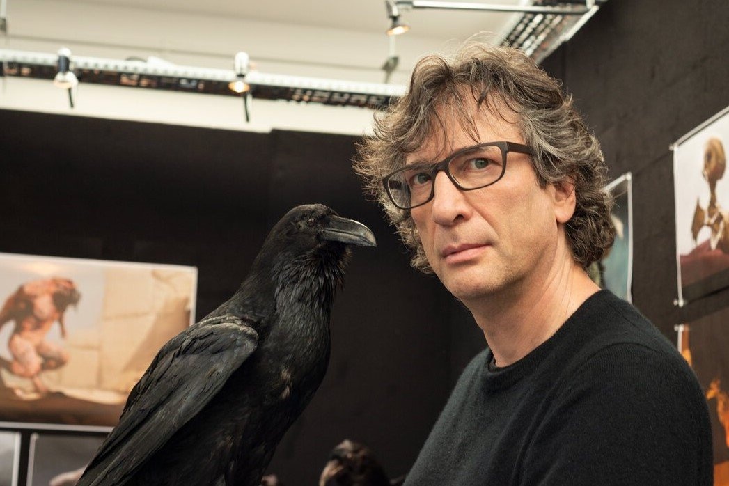 Nha van Neil Gaiman bi cao buoc tan cong tinh duc hinh anh