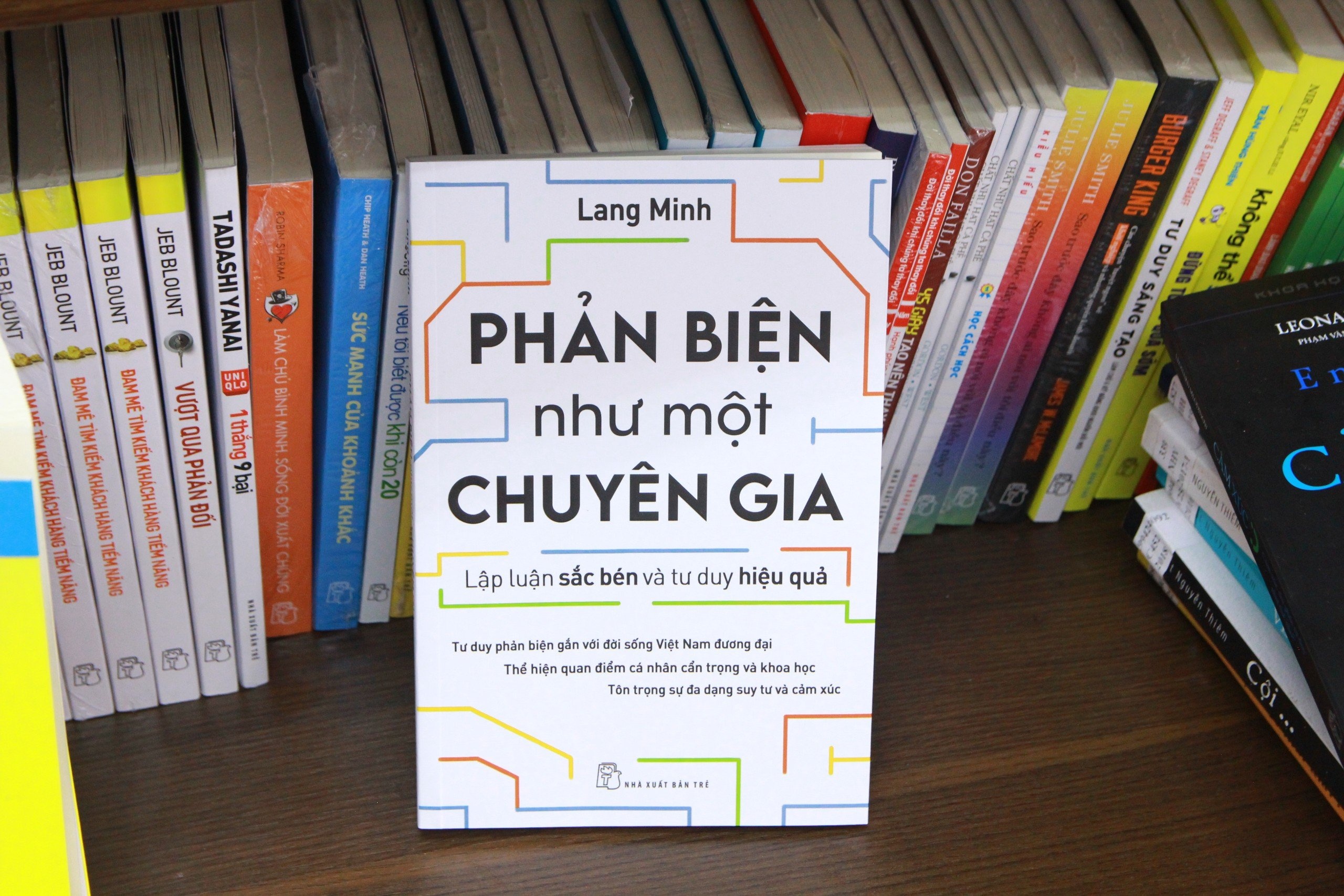 Tranh luan tren mang xa hoi khong phai viec vo nghia hinh anh