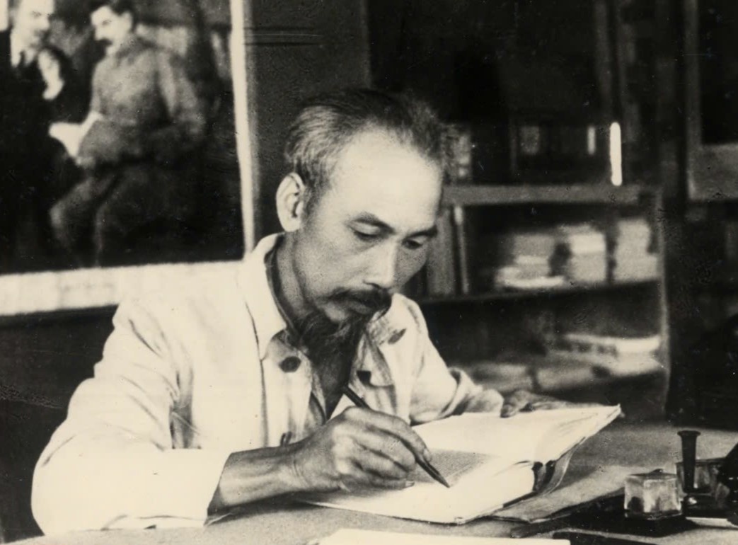 Tam nhin vuot thoi dai trong Di chuc cua Chu tich Ho Chi Minh hinh anh