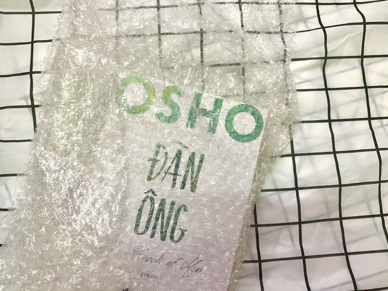 Tui nhua chat dong sau moi lan mua sach online hinh anh