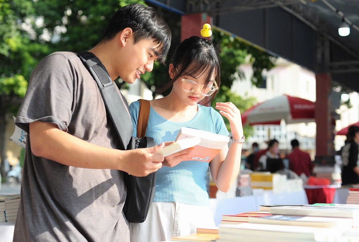 Dong chay tri thuc phat trien qua cac the he tai Ha Noi hinh anh