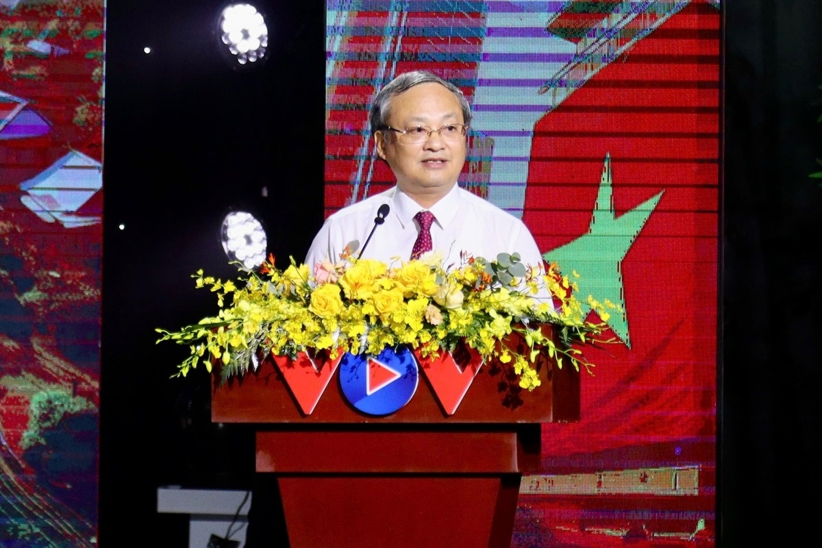 VOV ra mat chuong trinh chinh luan 'Viet Nam - Ky nguyen vuon minh' hinh anh