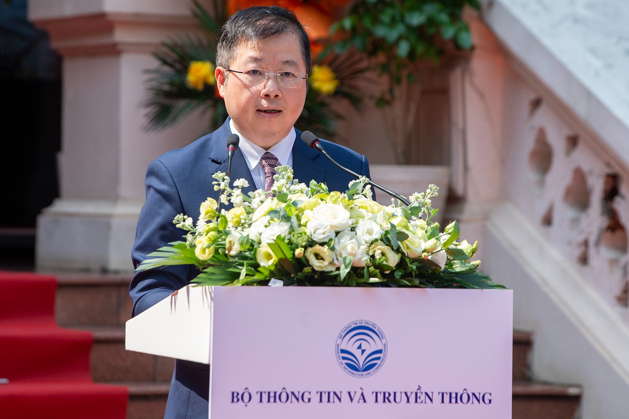 Trien lam hon 500 tu lieu quy ve Ha Noi hinh anh