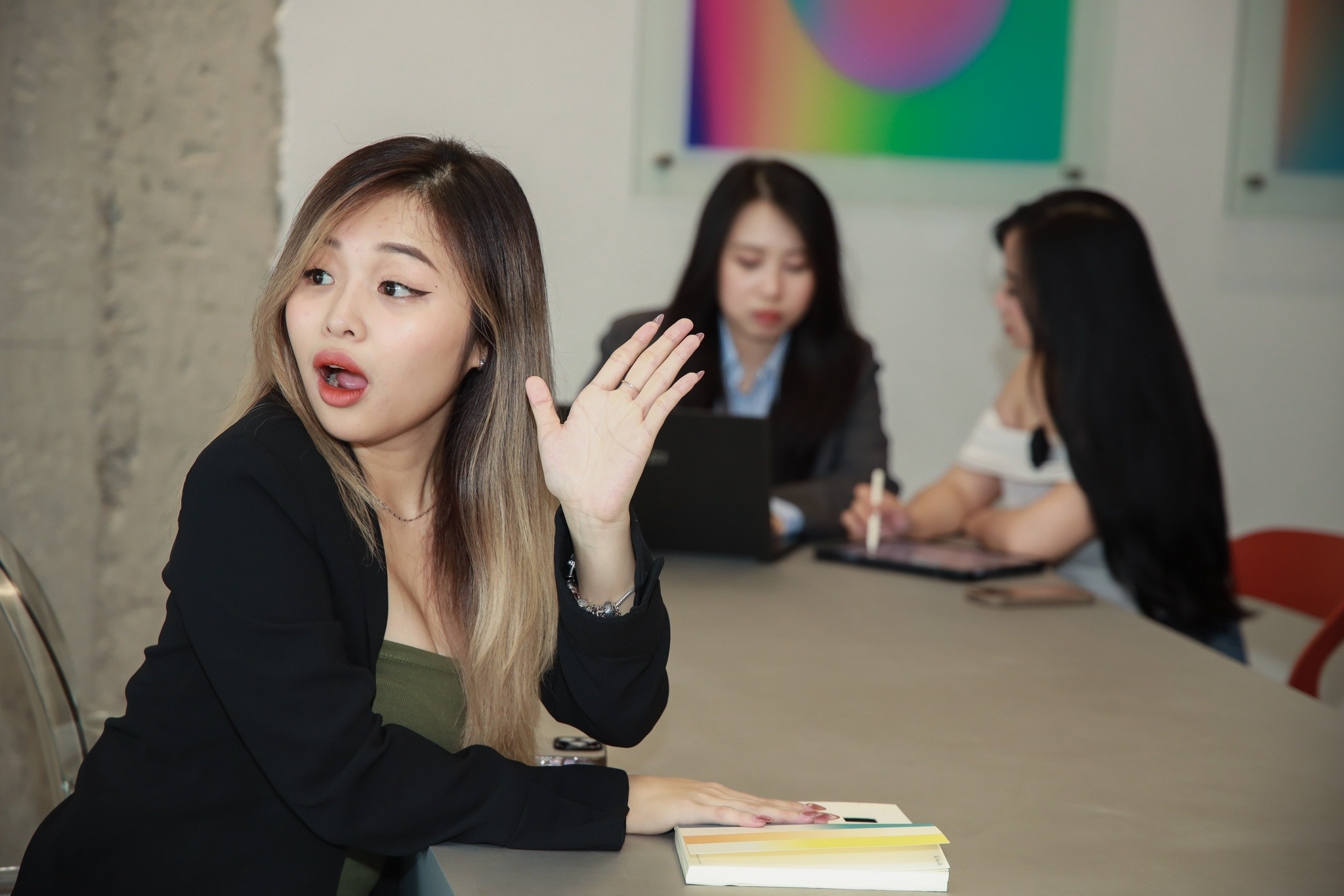 The he Z co dang lac long trong thi truong lao dong? hinh anh