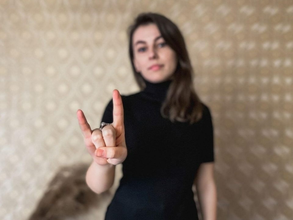 Dat nuoc cua nhung nguoi the hien cam xuc bang tay hinh anh