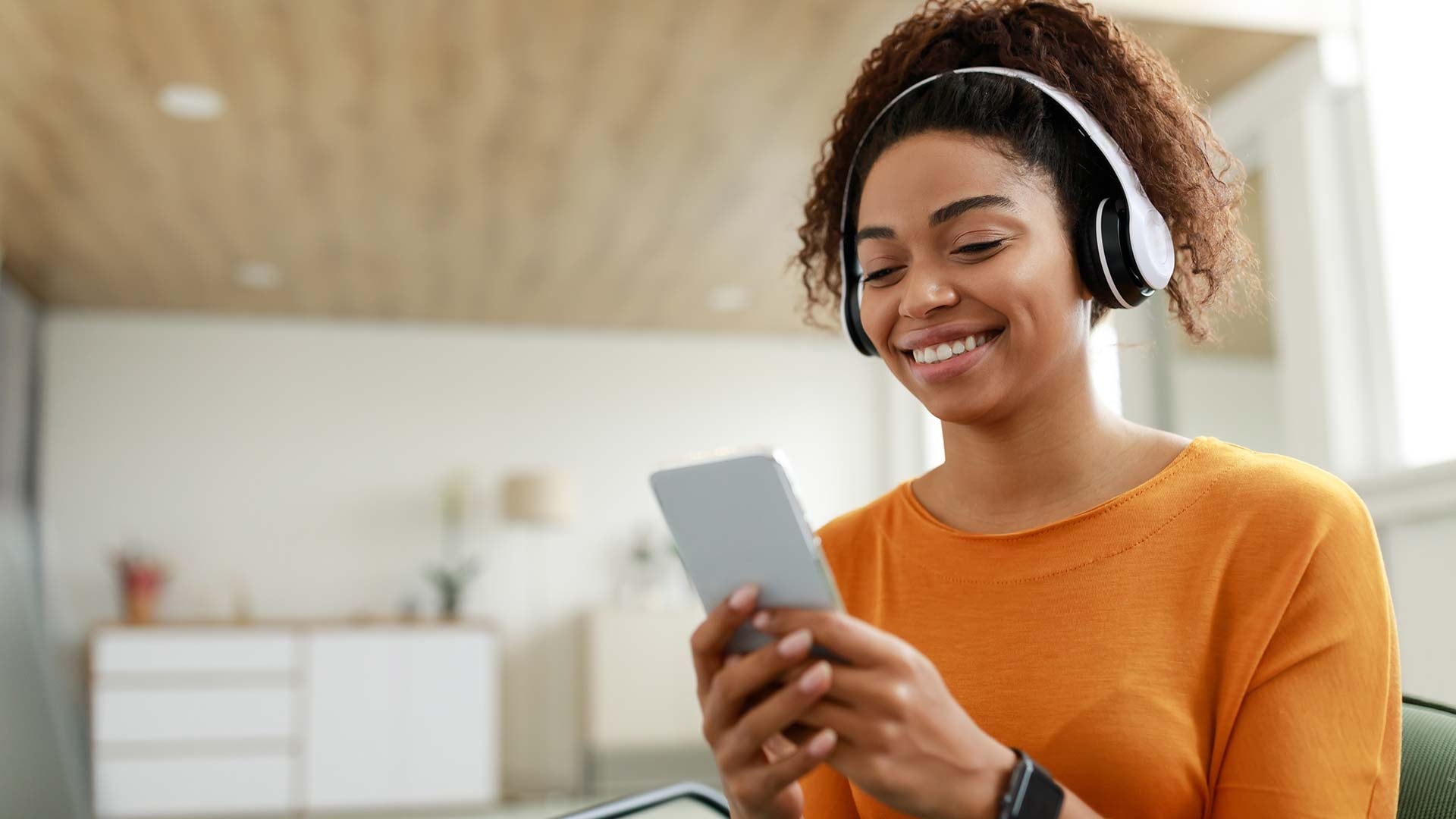 Mo phong giong cua tac gia de lam sach noi hinh anh