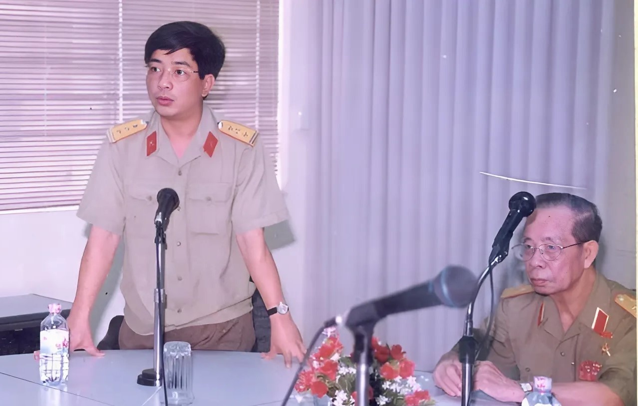 Sach ve tinh thay tro cua hai vi tuong nhan hai de cu Sach Quoc gia hinh anh