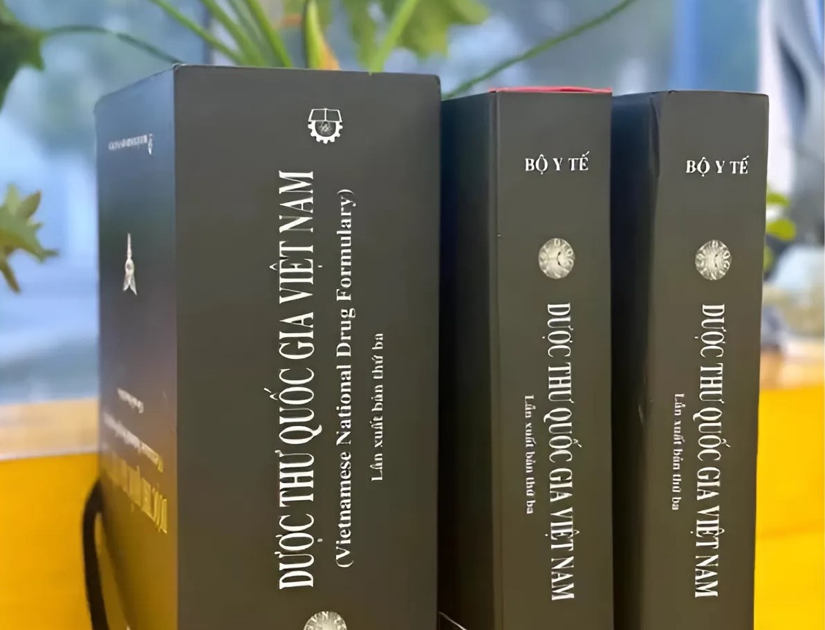 Cuon cam nang 2.000 trang cua nganh duoc Viet Nam hinh anh