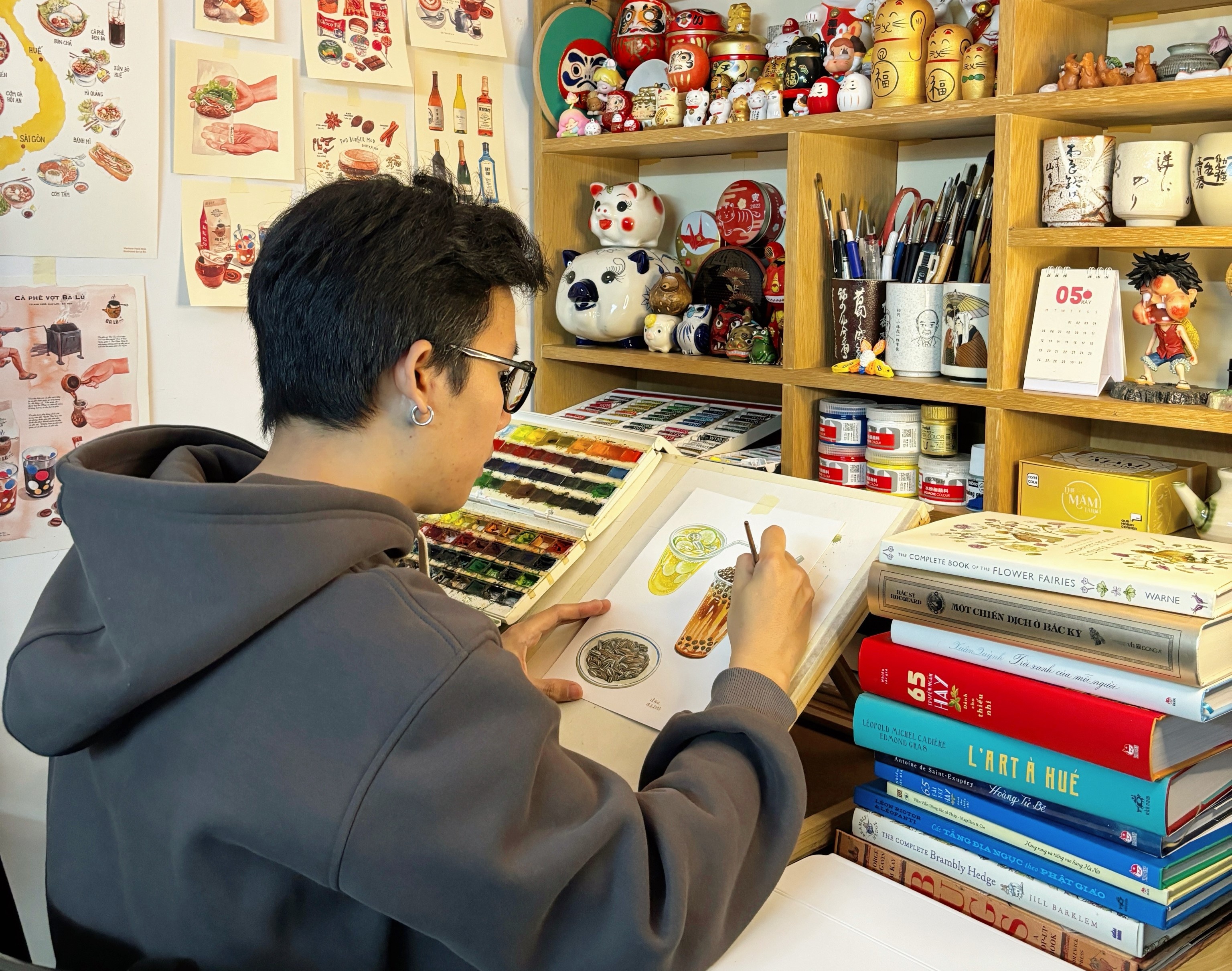 Hoa si thuc trang dem lam cho kip sach Tet hinh anh