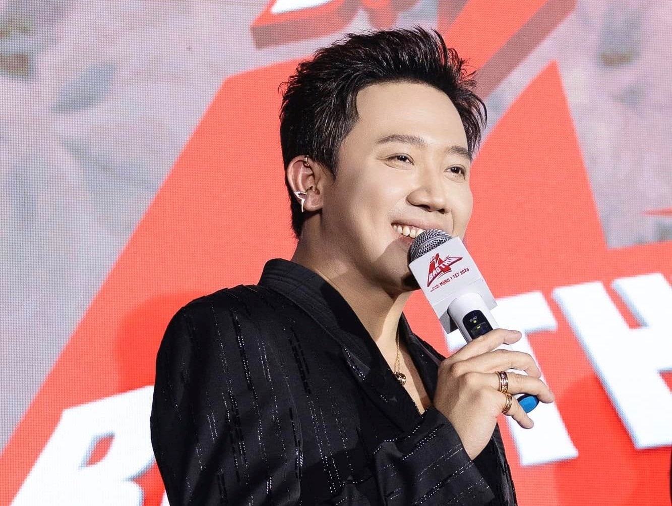 Mot sach noi gi khi dao dien Tran Thanh khong doc sach? hinh anh