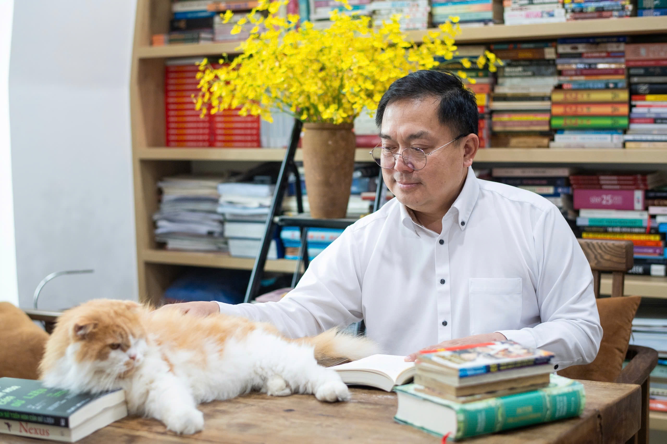 Nguoi ban dong hanh trong thu phong cua ong Hoang Nam Tien hinh anh