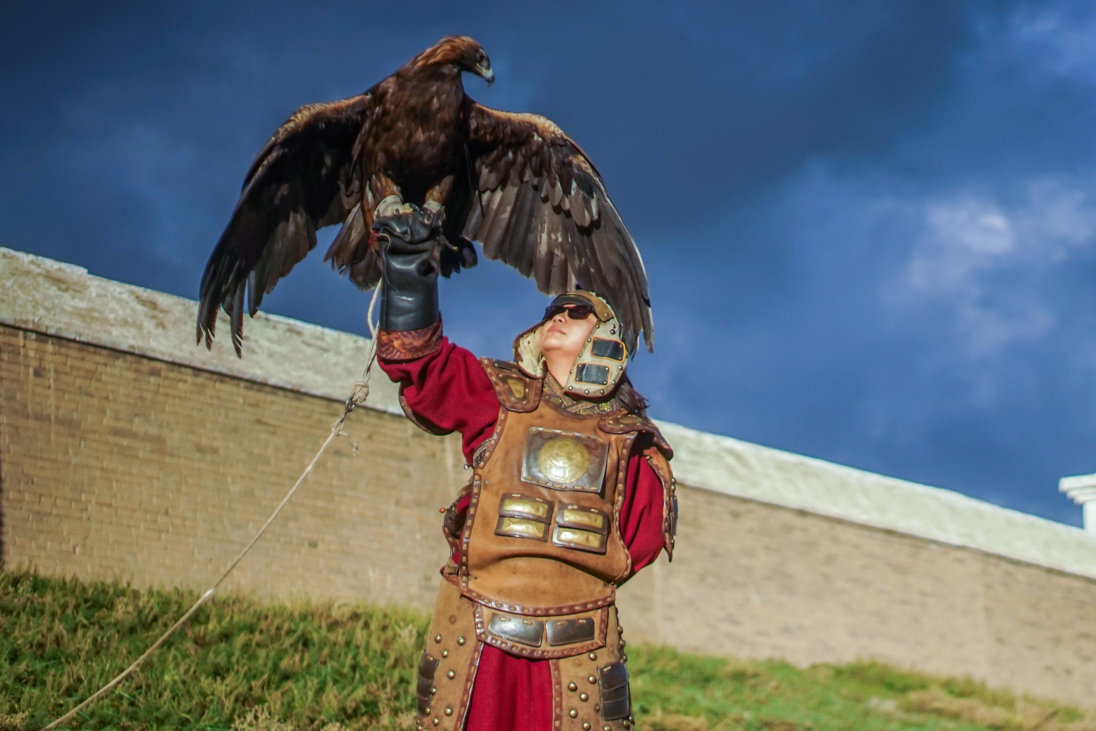 Travel blogger Dinh Hang: That kho de co don khi du lich mot minh hinh anh