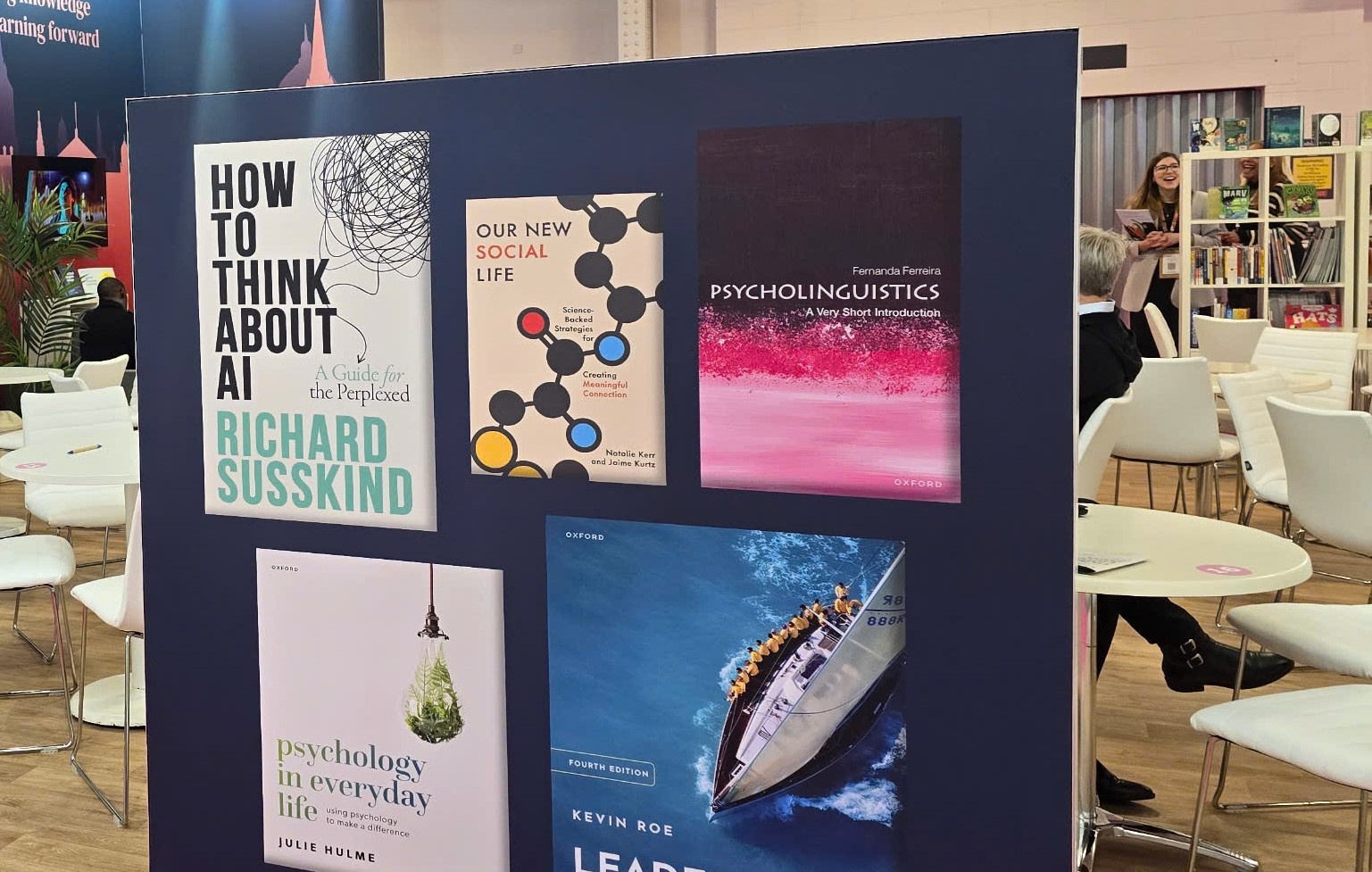 Sach ve AI duoc gioi xuat ban chu y hinh anh