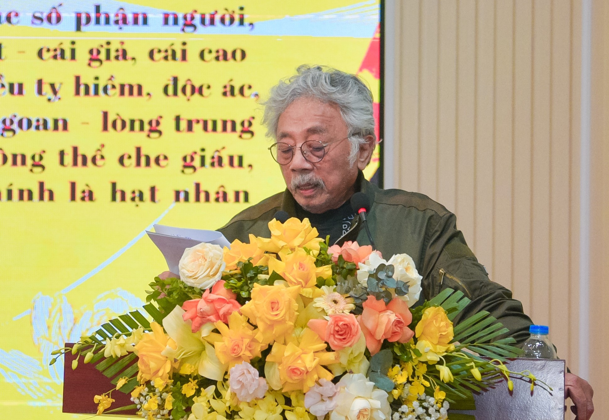 Dai ta, nha van Chu Lai: Chien tranh la 'sieu de tai' hinh anh