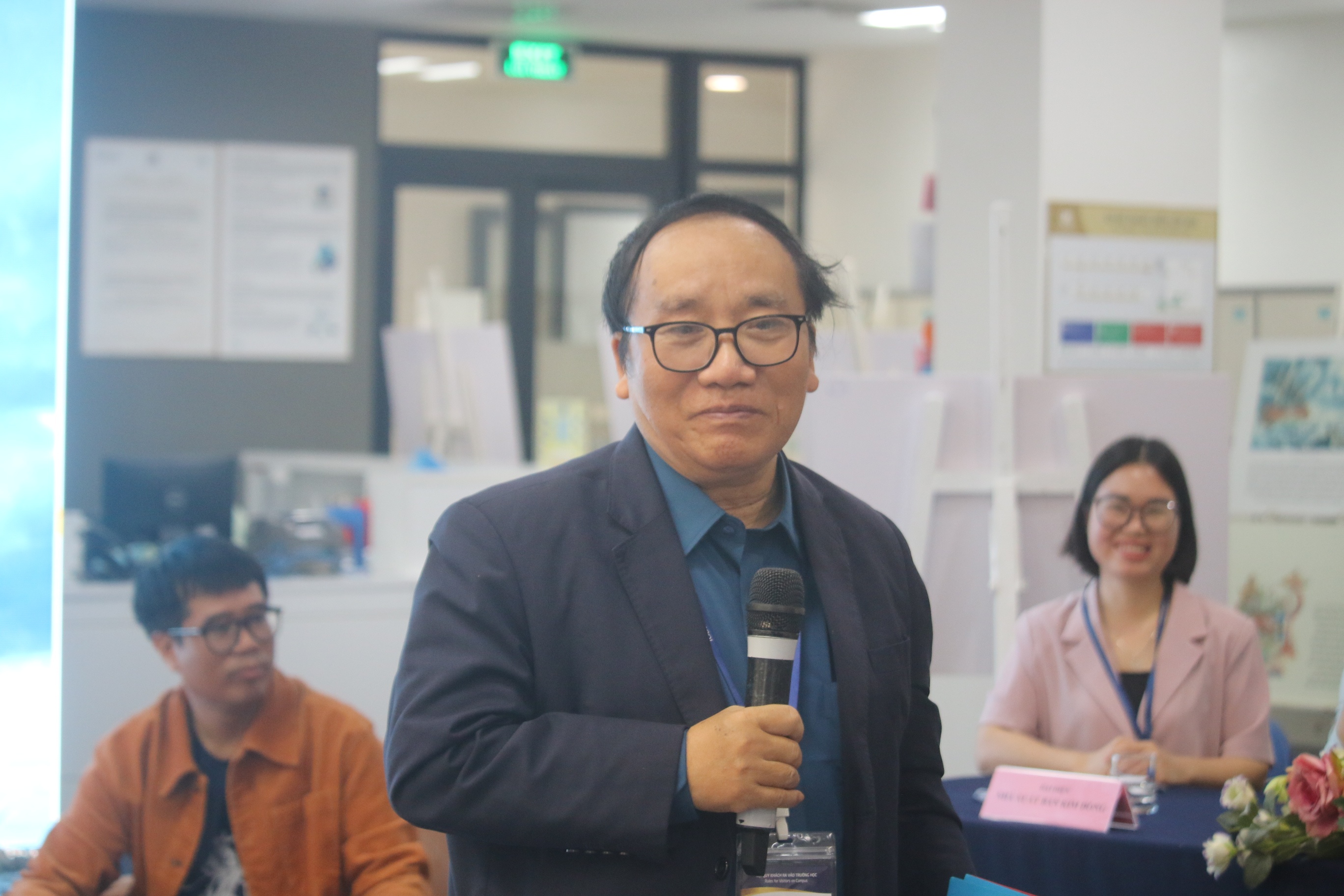 Nha tho Tran Dang Khoa ke ve mot chuyen ra dao Truong Sa hinh anh