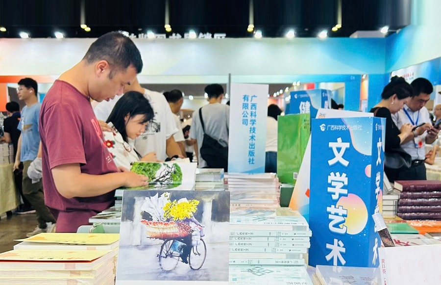 Quang ba, xuat khau van hoc Viet ra the gioi: Ky vong but pha hon nua hinh anh