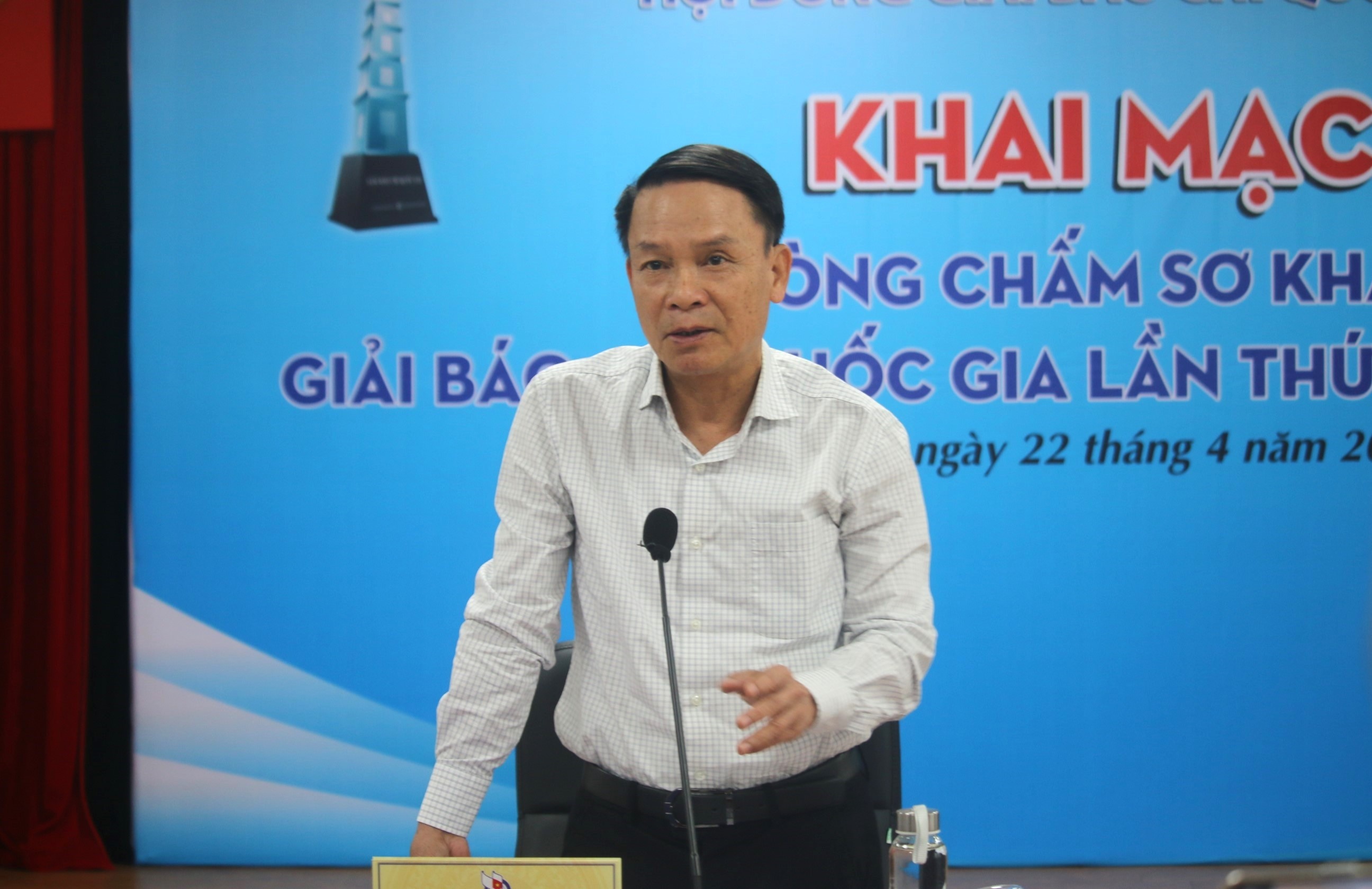 giai bao chi anh 1