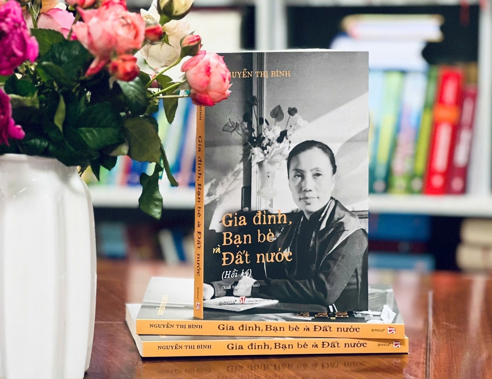 Hoi ky ba Nguyen Thi Binh dan dau cuoc 'bung no' sach dip 30/4 hinh anh