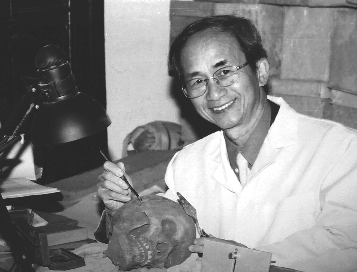 PGS.TS Nguyen Lan Cuong qua doi hinh anh