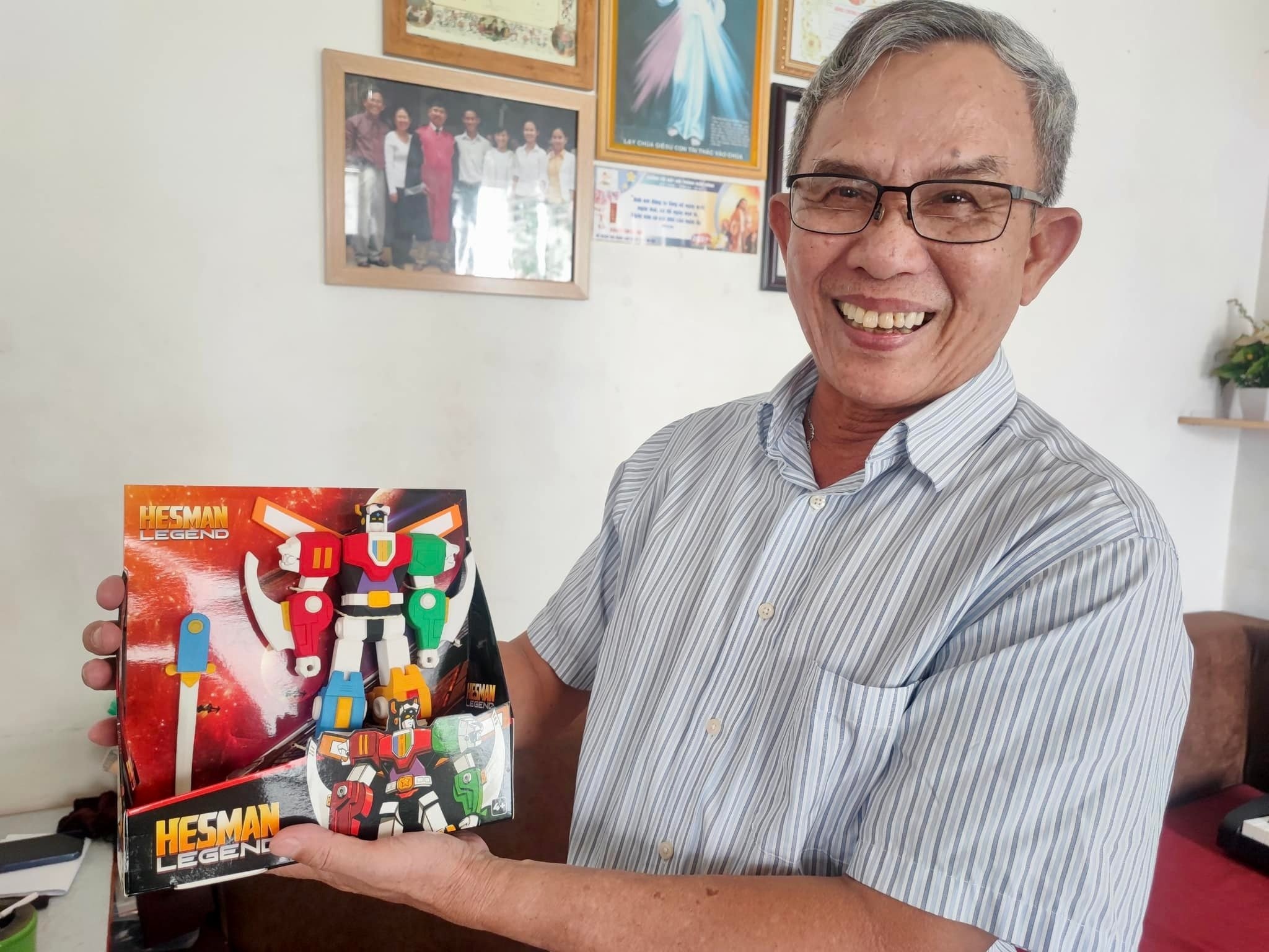 Thuong tiec hoa si Hung Lan, tuong dai cua truyen tranh Viet hinh anh