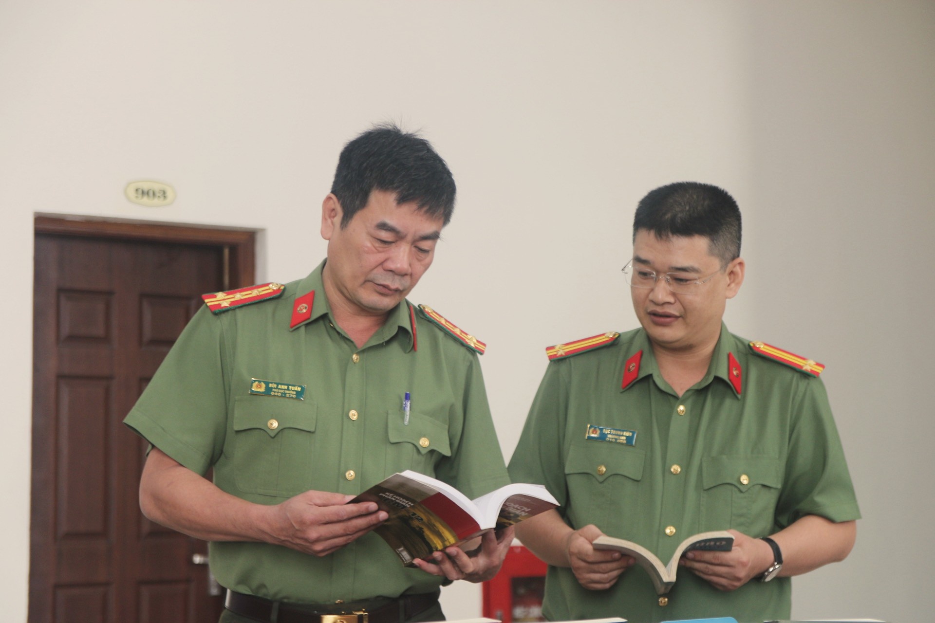 Cong an anh 1