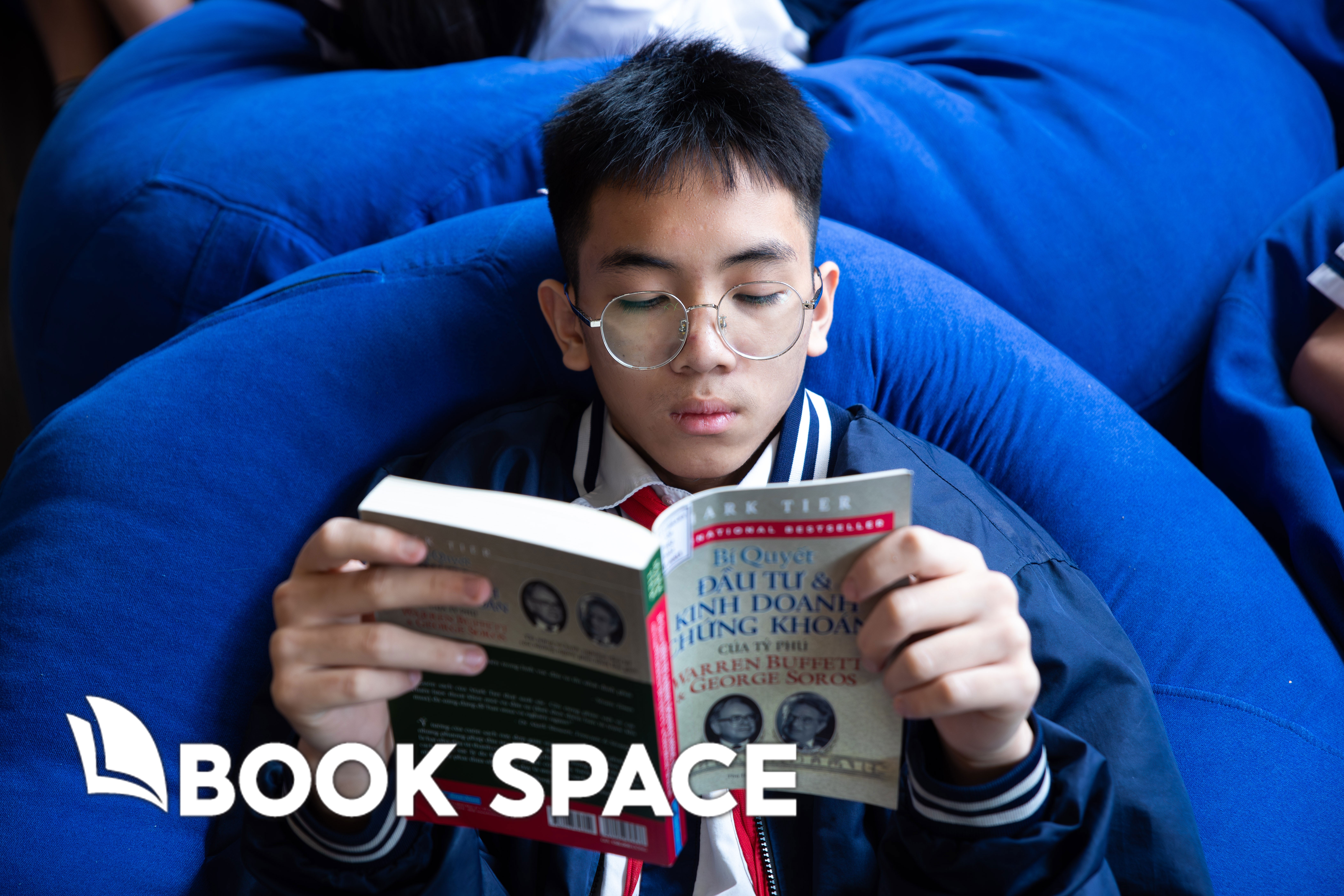 Dau tu 200 trieu/nam, thu vien truong hoc o Ha Noi co nhung gi? hinh anh