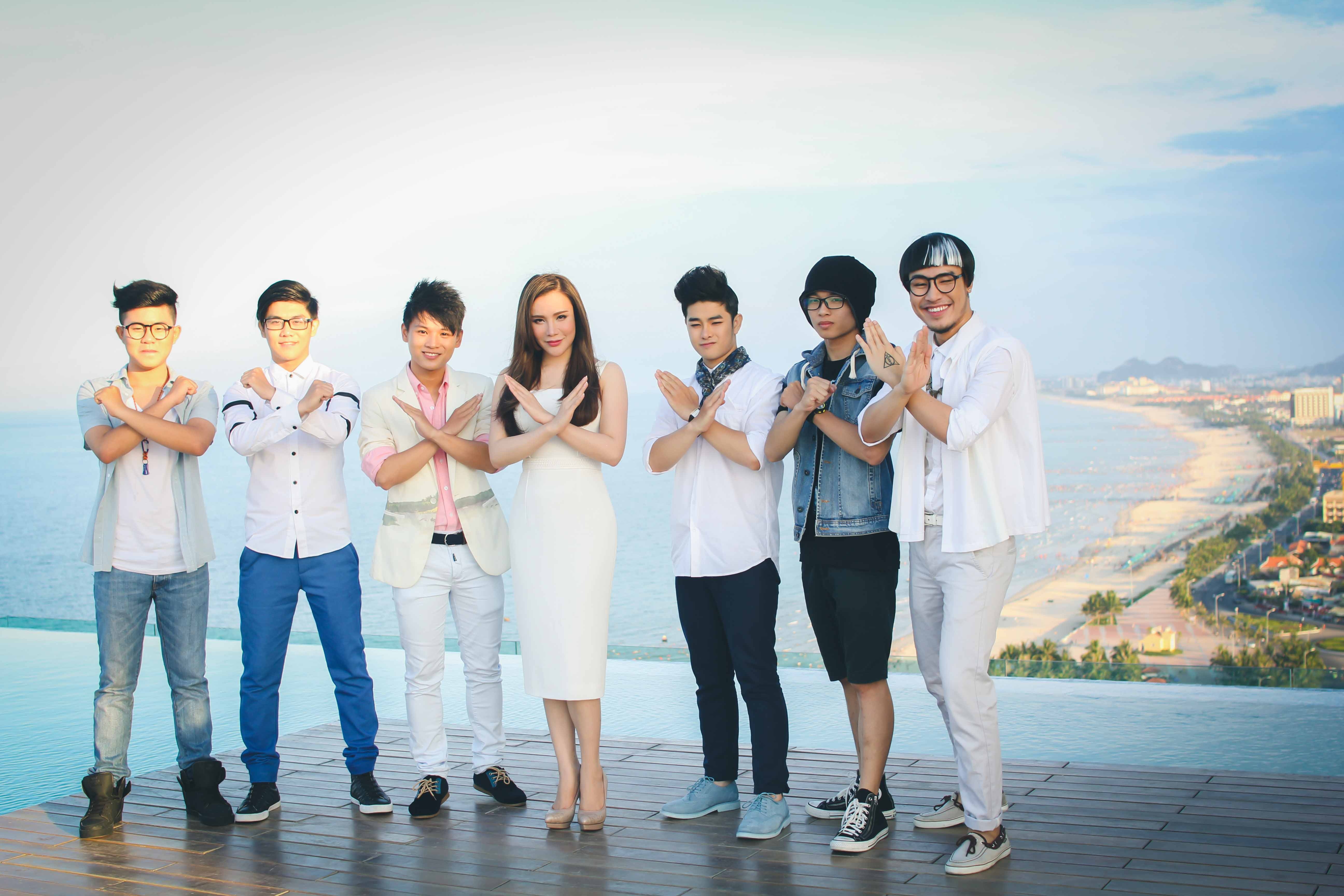 Thí sinh đội Hồ Quỳnh Hương.