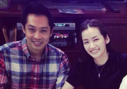 Hoa hau Truc Diem dan ban trai 3 nam ve ra mat gia dinh hinh anh