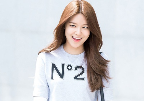 Sao Han chuong cach phoi do voi so-mi he hinh anh