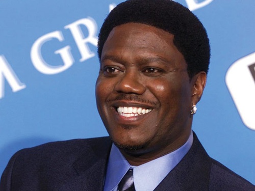Bernie Mac cũng tham gia Bad Santa và qua đời đột ngột do các biến chứng do viêm phổi vào năm 2008 chỉ trước vài tháng là tới sinh nhật lần thứ 51 của mình.