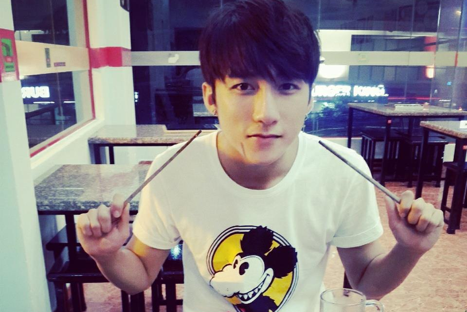 Sao Viet dong loat bo nghe danh, khoe ten that tren Facebook hinh anh