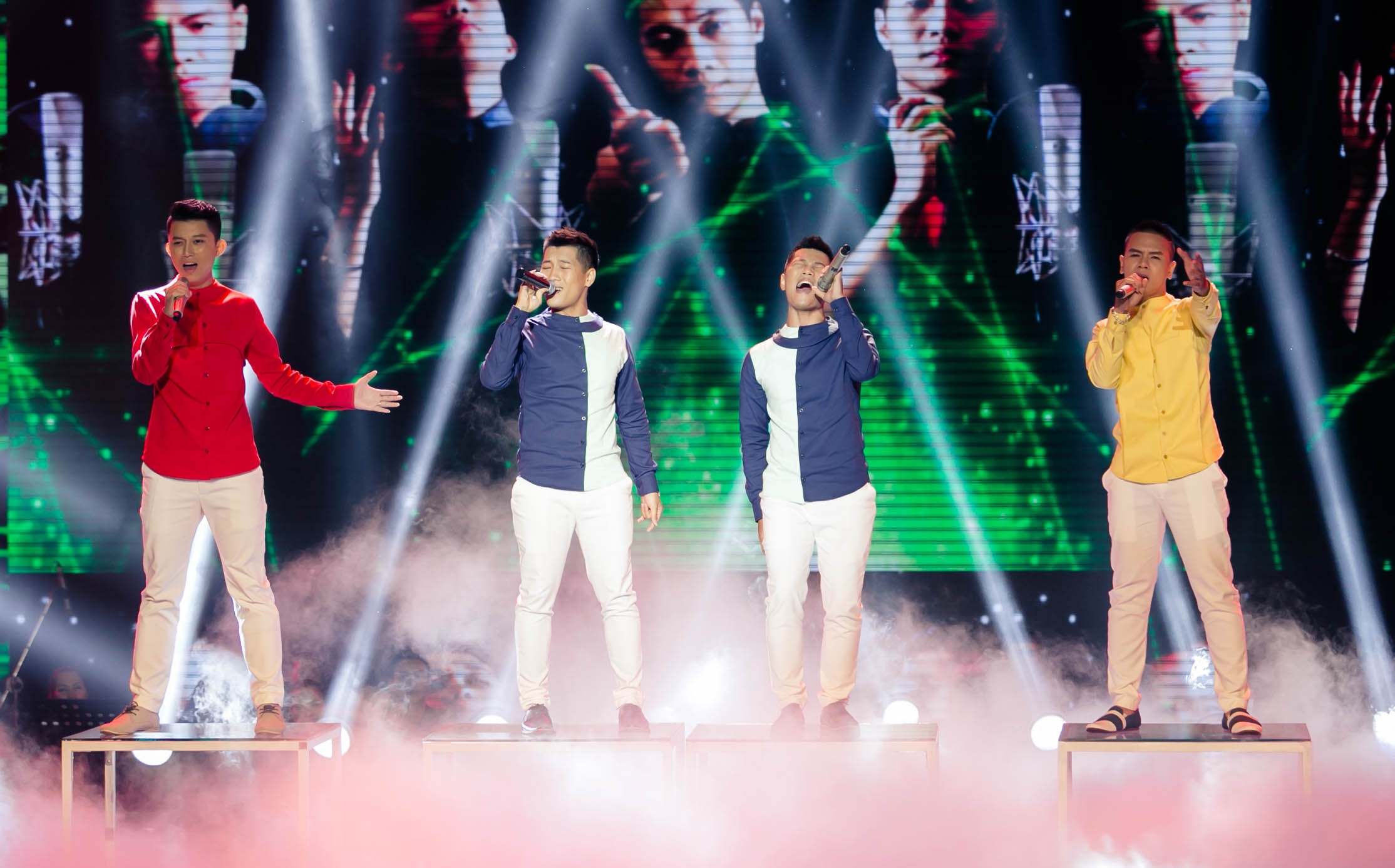 Nhóm O Plus lấy lại phong độ với Liên khúc 4 mùa. 