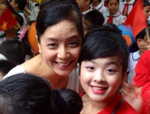 Sao Viet hao huc khoe anh con ngay khai truong hinh anh