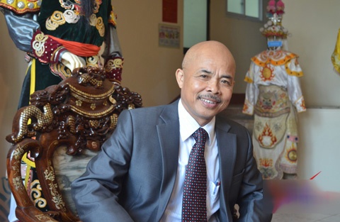 Chu Van Quenh: 'Cha mat van phai cuoi' hinh anh