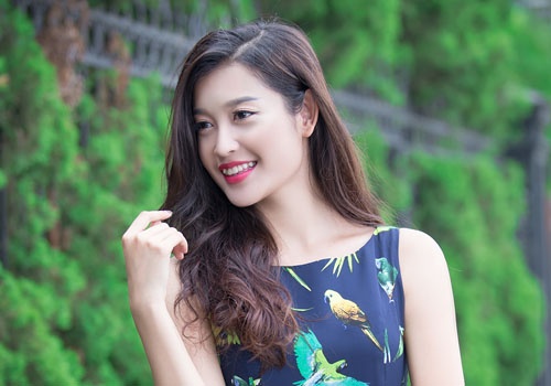 Ngam nhan sac nhung thi sinh Hoa hau Viet Nam 2014 dau tien hinh anh