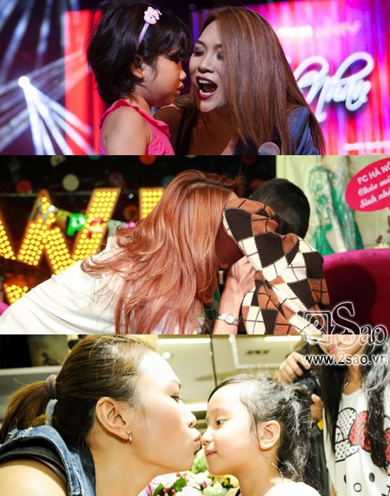 Có vẻ Mỹ Tâm rất thích được khóa môi các fan nhí.