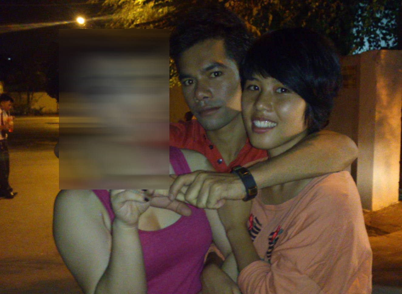 Lo dien co gai co con voi Ya Suy hinh anh