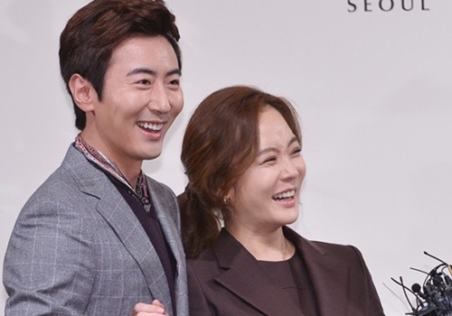 Vo chong Chae Rim rang ro xuat hien sau ngay cuoi hinh anh