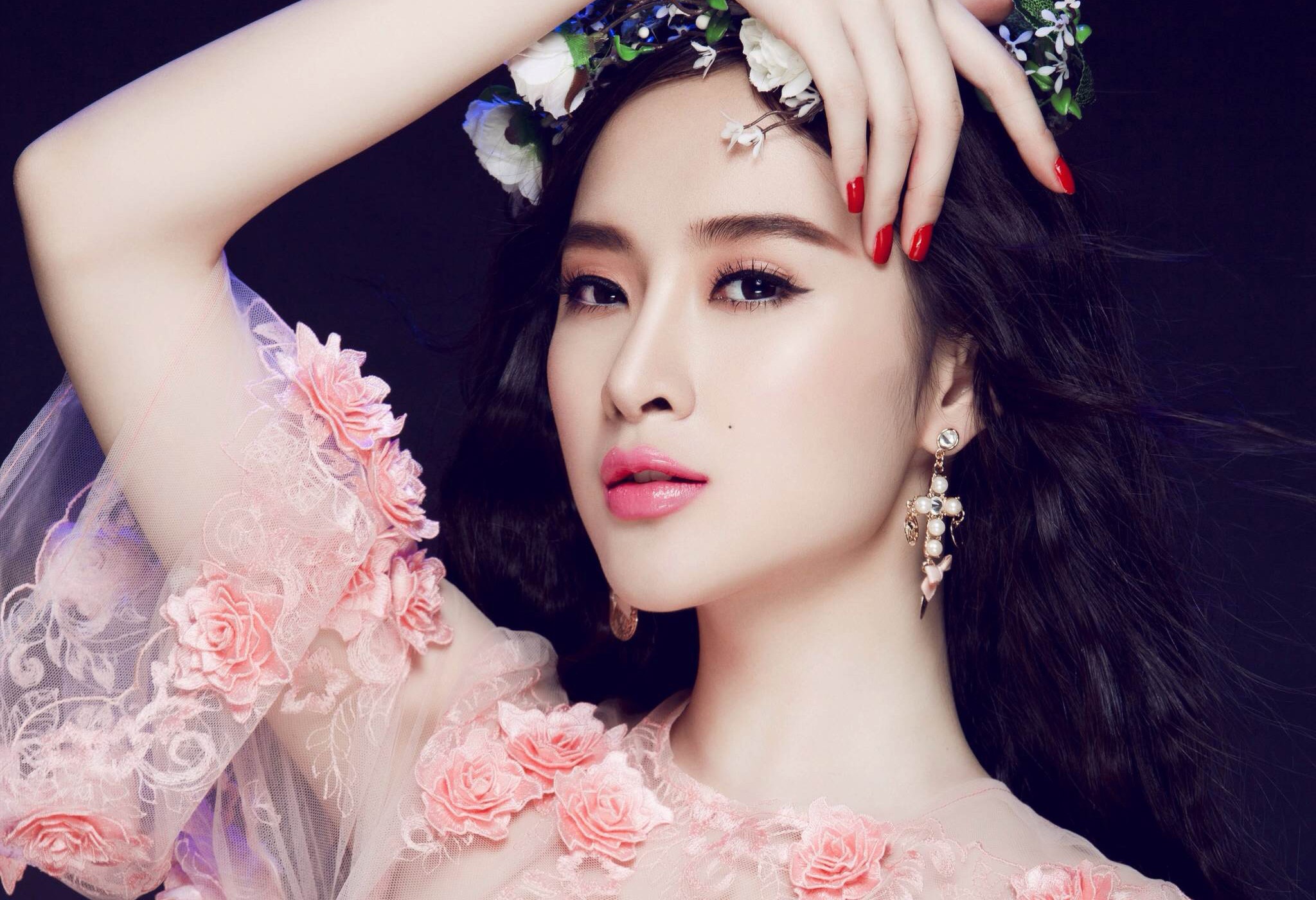 Nhung sao Viet bo hoc giua chung hinh anh