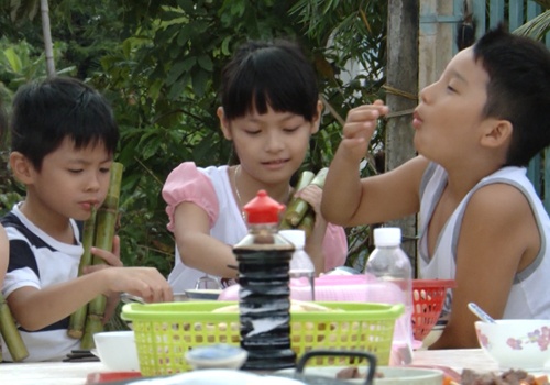 4 cap cha con tro tai noi tro voi Bo oi! Minh di dau the? hinh anh