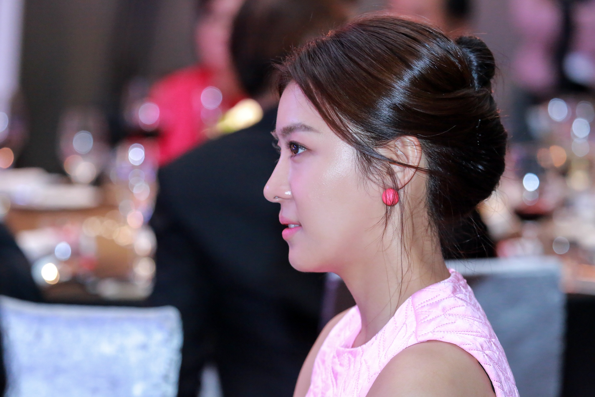 Ha Ji Won, Dang Thu Thao noi bat trong dem tiec hinh anh