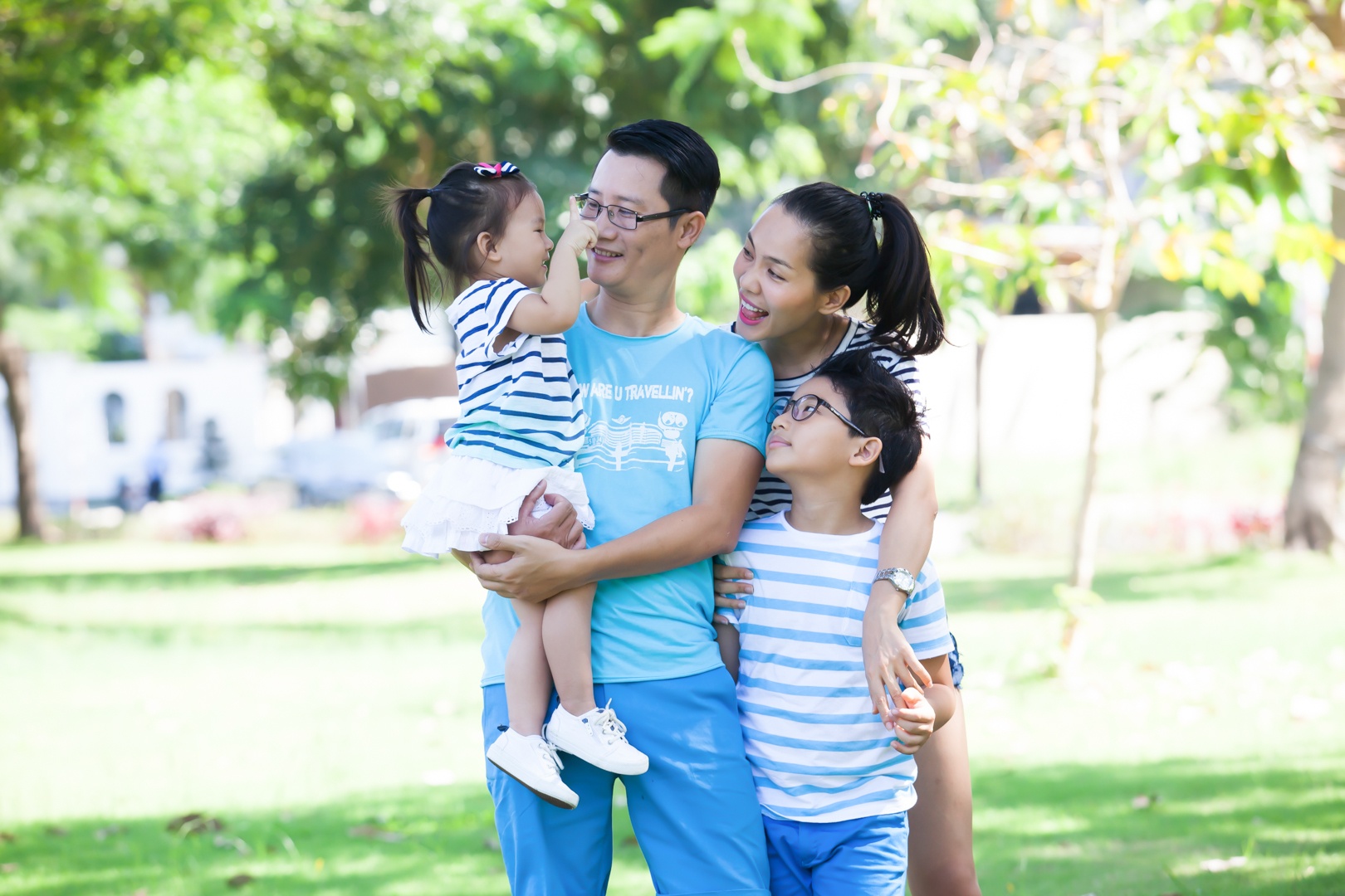 Hoang Bach khoe anh hanh phuc cua gia dinh hinh anh