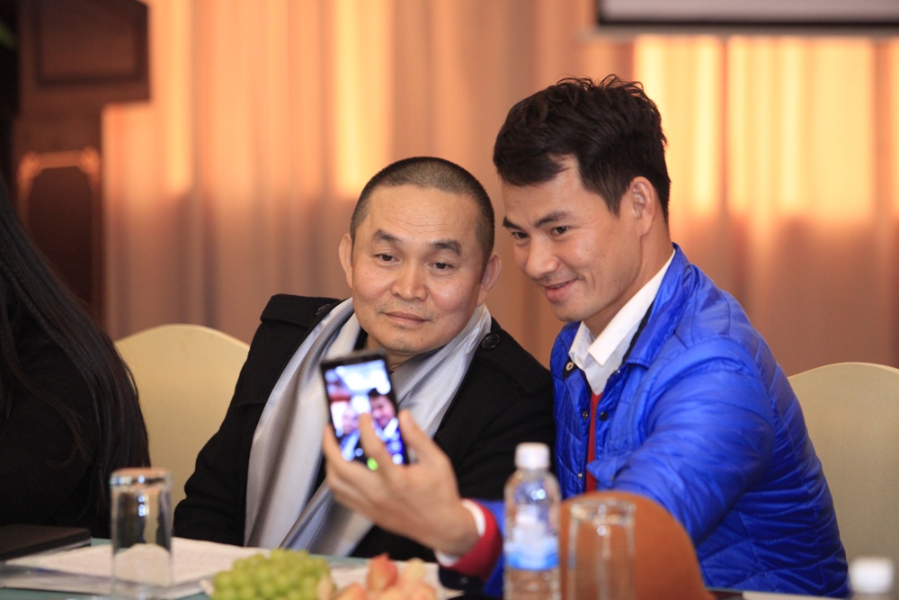 Xuan Hinh so khong co tien vo duoi khoi nha hinh anh