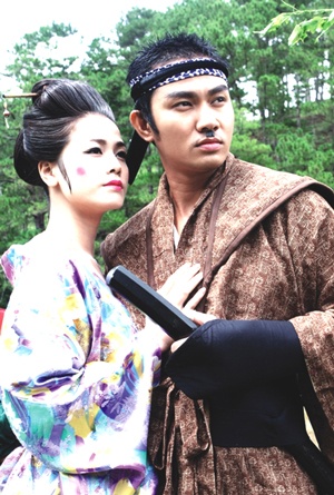 Nhật Kim Anh tình tứ bên Thiên Bảo trong phim Thiên 