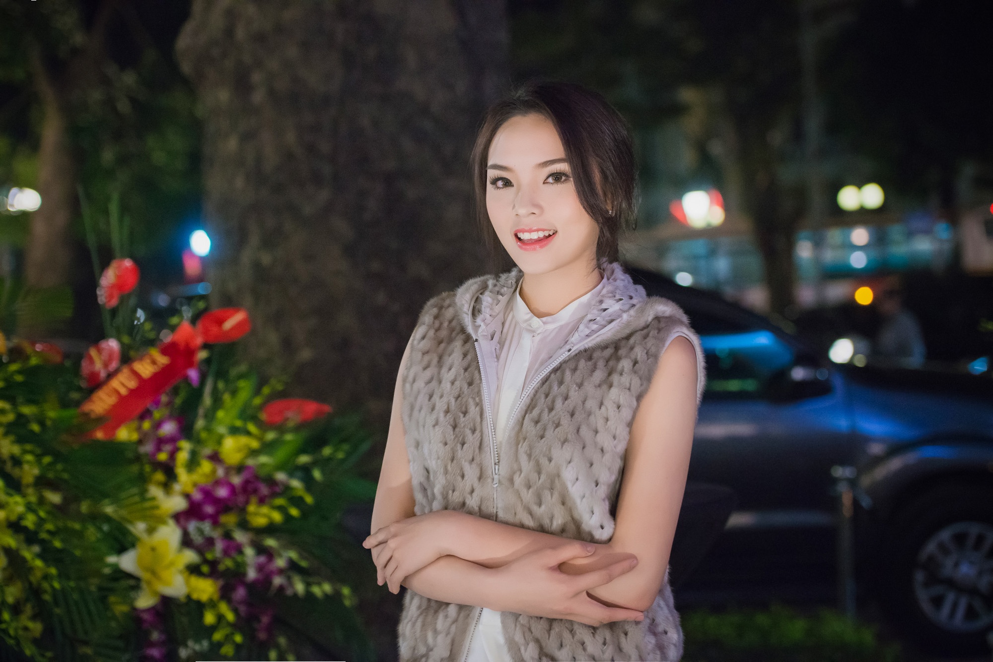 Hoa hau Ky Duyen khoe sac voi phuc trang don gian hinh anh