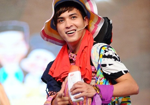 Nhung trang phuc bieu dien gay xon xao cua sao Viet nam 2014 hinh anh